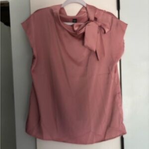 Chic Women's Blouse with Bow Accent
